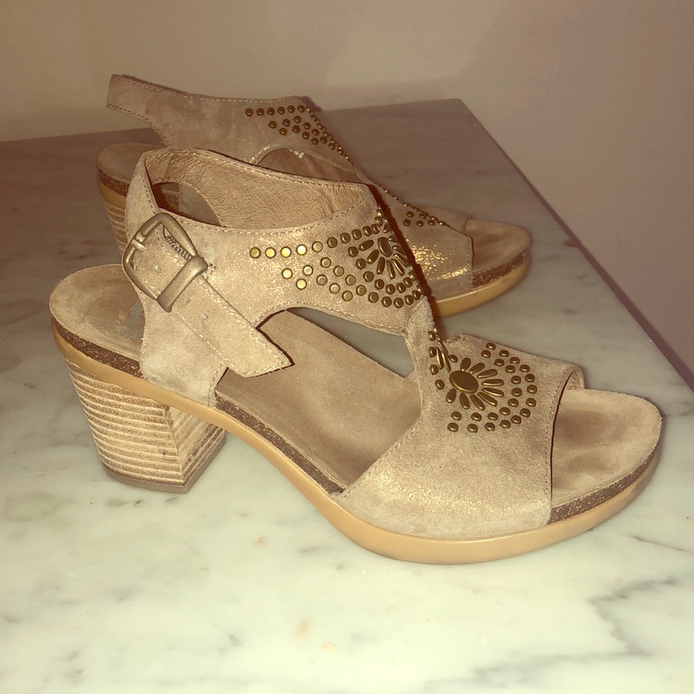 Dansko Deandra Taupe Shimmer Heel Sandal 38